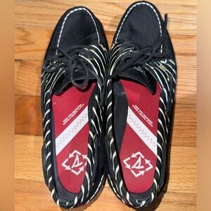 Sperry Women’s Size 8, A/O 2-Eye, Bionic Boat Shoe. Never been worn!!